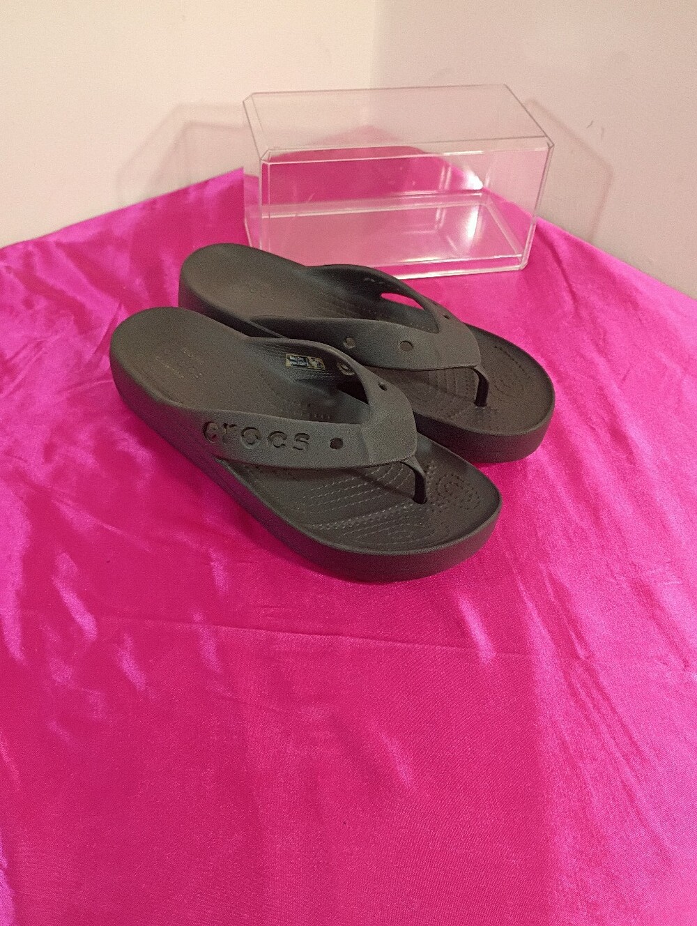 Crocs Adult Women’s Baya II Flip Flops Sandal Black US Womens Size 8,Mens 6.